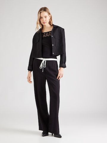 ABOUT YOU Тениска 'Dotta' в черно