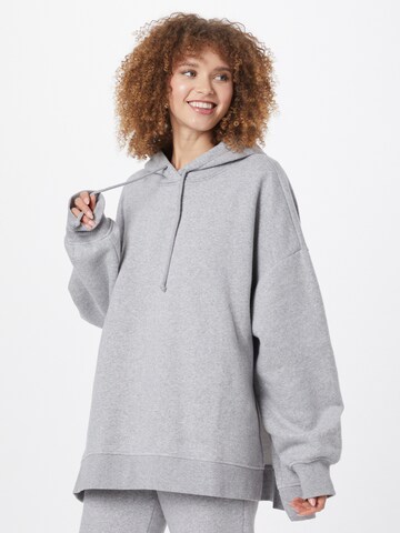 Monki Sweatshirt in Grey: front