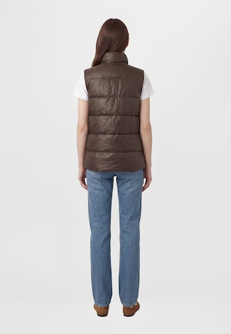 Gap Tall Vest in Brown: back