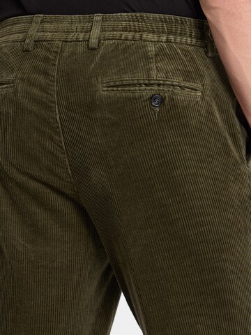 Finshley & Harding London Regular Pleat-front trousers ' Nick ' in Green