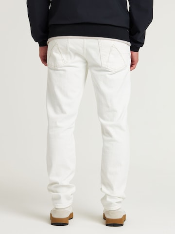 CHASIN' Regular Jeans in White