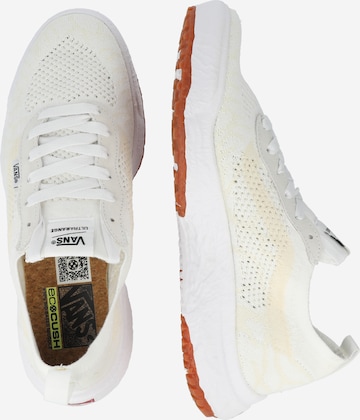 Baskets basses 'UltraRange VR3' VANS en blanc