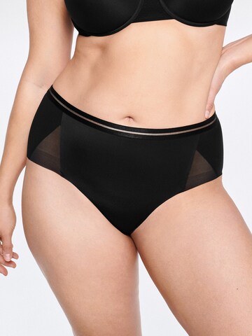 NATURANA Boyshorts in Black: front