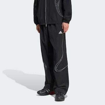 ADIDAS ORIGINALS Свободный крой Штаны 'Adilenium Season 4 Teamgeist' в Черный: спереди