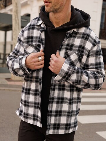 DAN FOX APPAREL Regular Fit Skjorte 'Mattes' i sort