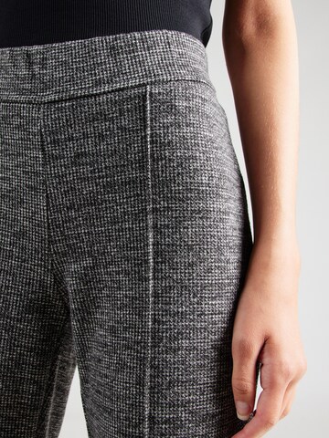 Regular Pantaloni de la MORE & MORE pe negru