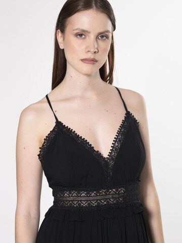 Influencer Kleid in Schwarz