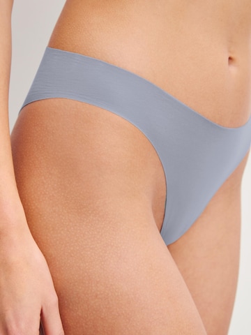Slip 'Natural Skin' CALIDA en gris
