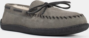 Minnetonka Moccasin in Grey