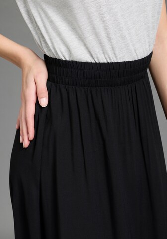 LAURA SCOTT Rock in Schwarz