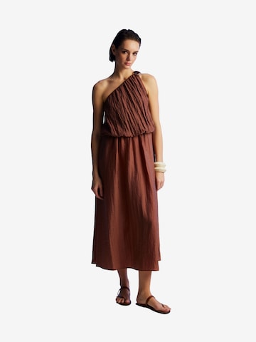 Robe NOCTURNE en marron : devant