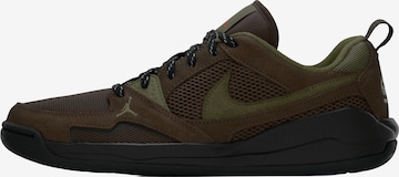 Baskets basses 'CMFT Era' Jordan en marron : devant