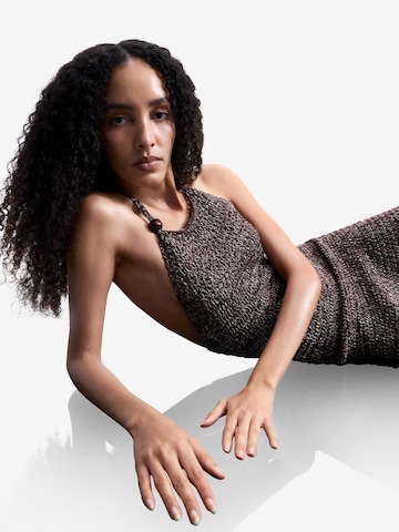 Desigual Sukienka z dzianiny w kolorze brązowy