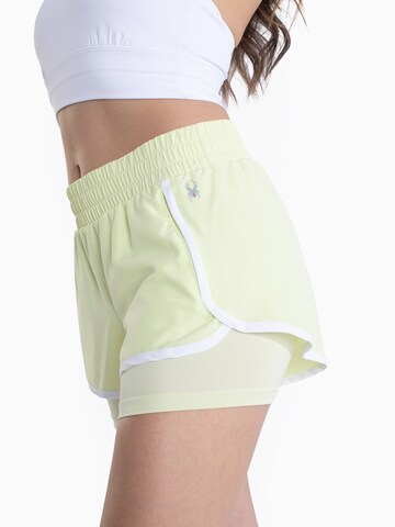 Spyder Regular Sportshorts in Gelb