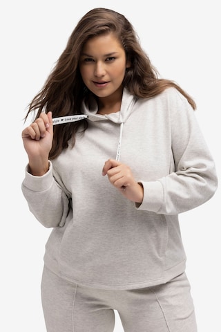 Ulla Popken Sweatshirt in Grijs: voorkant