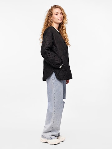 PIECES Between-Season Jacket 'STELLA' in Black