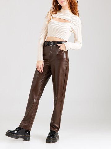 Abercrombie & Fitch Regular Broek in Bruin: voorkant