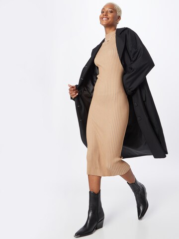 VERO MODA Stickad klänning 'WILLOW' i beige