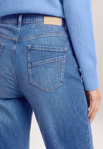Coupe slim Jean Betty & Co en bleu