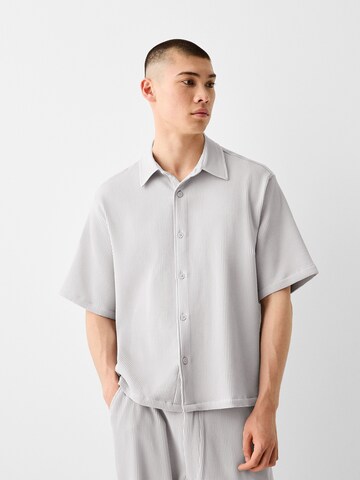 Bershka Regular fit Button Up Shirt in Grey: front