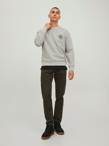 R.D.D. ROYAL DENIM DIVISION Sweatshirt in Grau
