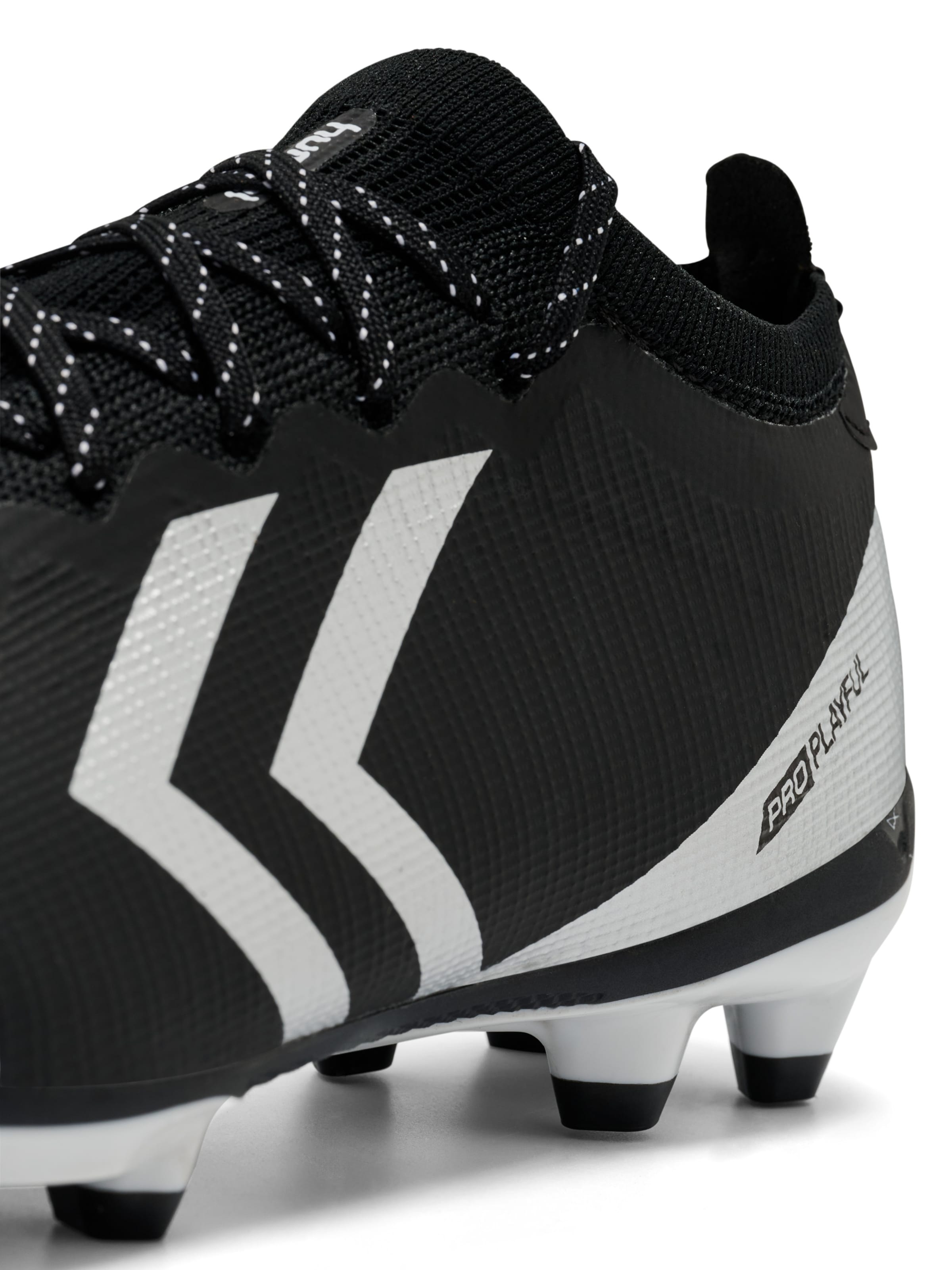 Hummel Fußballschuh in Schwarz
