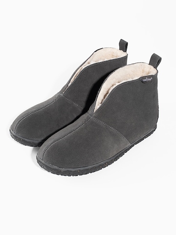 Minnetonka Boots 'Tamson' in Grey