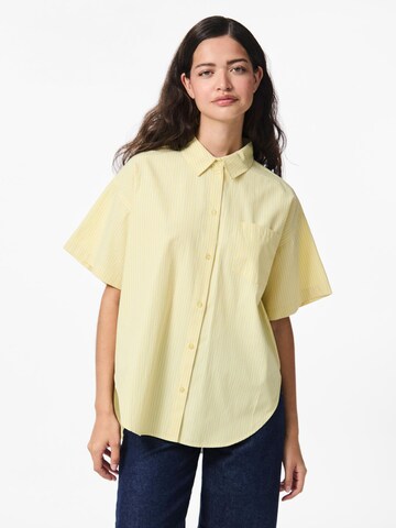 PIECES Bluse 'PCFEMME' i gul: forside