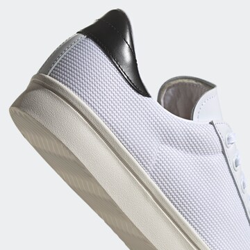 ADIDAS ORIGINALS Σνίκερ χαμηλό 'Rod Laver' σε λευκό