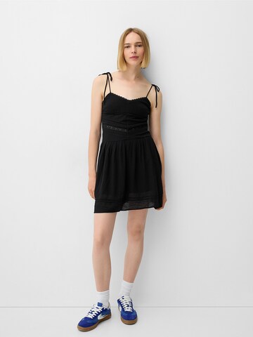 Bershka Sukienka w kolorze czarny