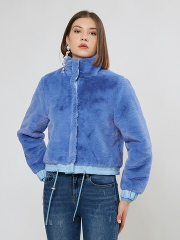 Influencer Tussenjas in Blauw: voorkant