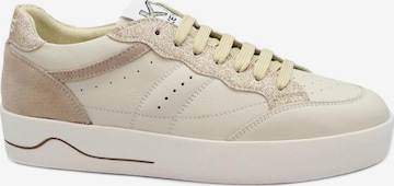 Baskets basses Keys en beige : devant