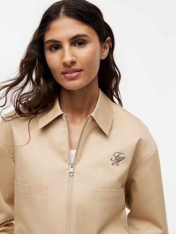 TOMMY HILFIGER Демисезонная куртка в Бежевый