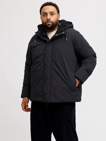 Jack & Jones Plus Talviparka 'JJEWOOD' värissä musta: etupuoli