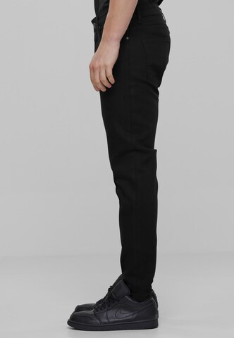 2Y Premium Tapered Jeans in Schwarz