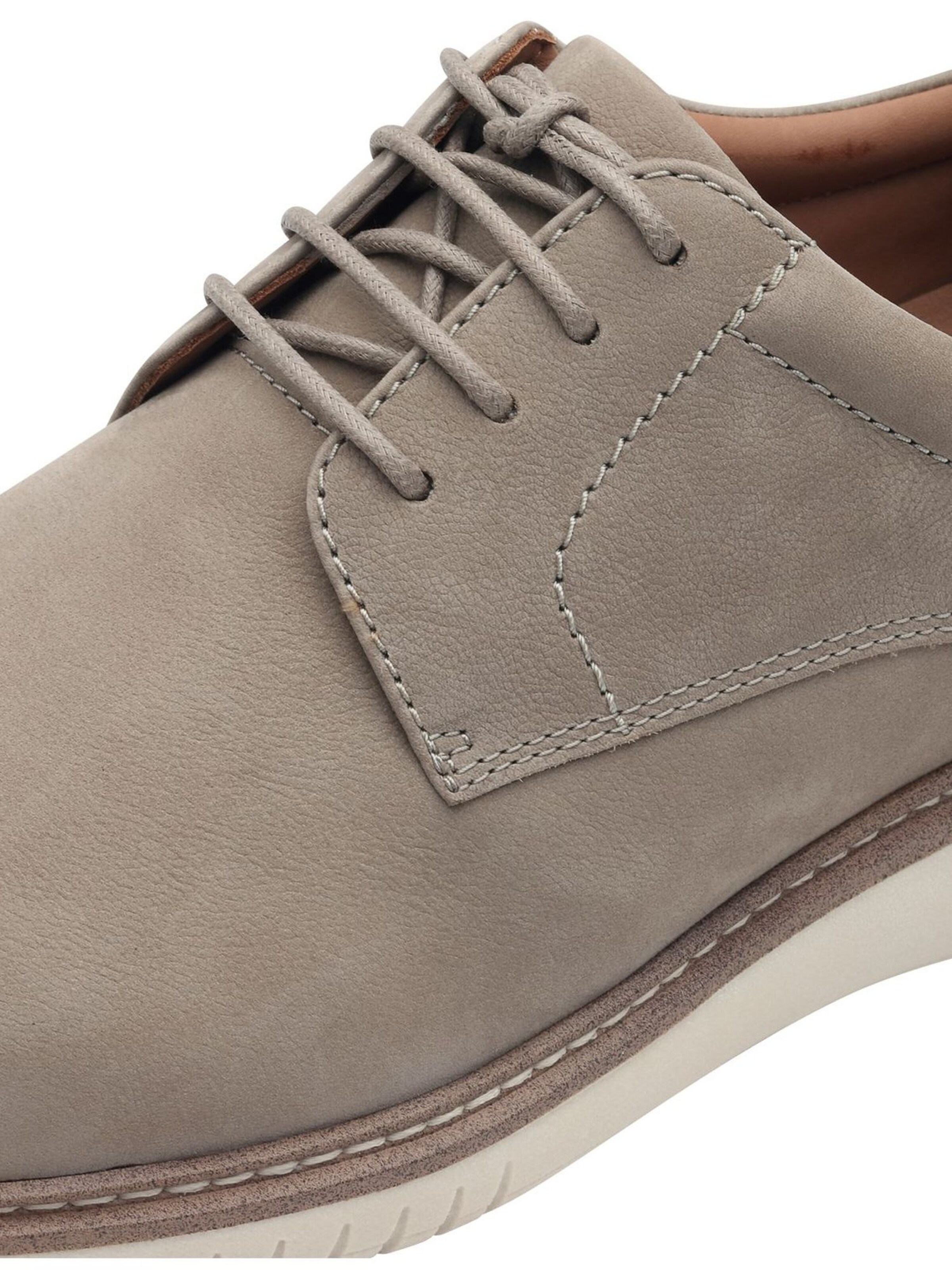 Chaussure à lacets Tamaris en beige