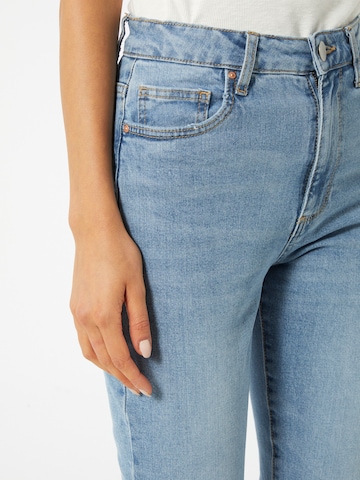 Cotton On Slimfit Mom Jeans in Blau