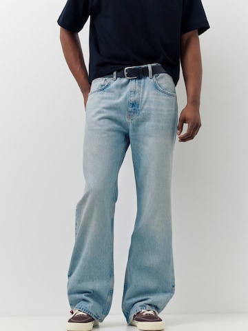 Pull&Bear Flared Jeans in Blau: Vorderseite