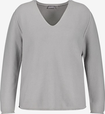 SAMOON Sweater in Grey: front