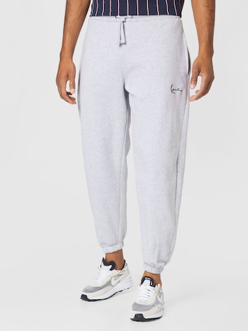 Effilé Pantalon Karl Kani en gris : devant