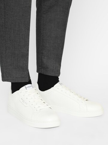 Michael Kors Sneakers in White: front