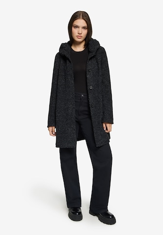 GIL BRET Between-Season Jacket in Black: front