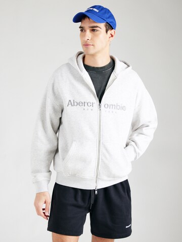 Abercrombie & Fitch Суичъри с качулка в сиво: отпред