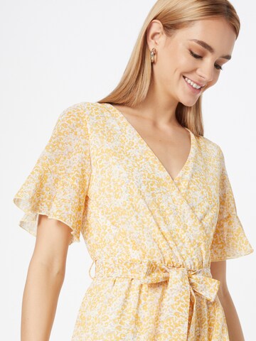 SISTERS POINT - Vestido camisero 'GUSH' en amarillo