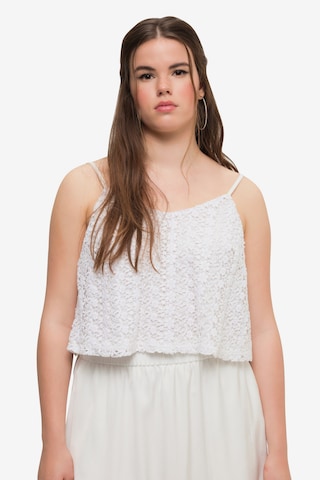 Studio Untold Blouse in White: front