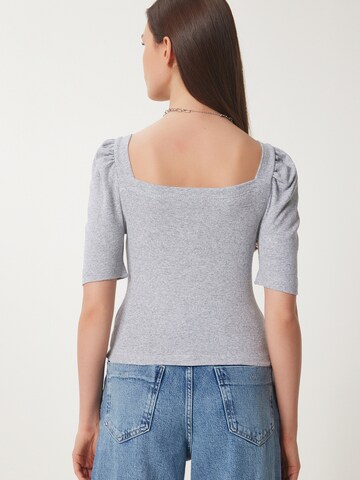 Happiness İstanbul Majica | siva barva