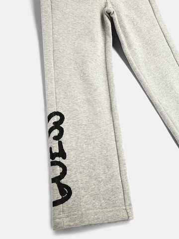 regular Pantaloni 'ROY' di GUESS in grigio