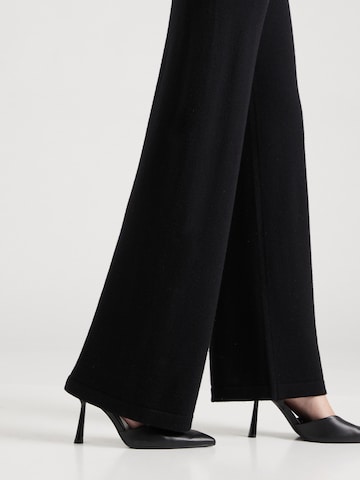 Bootcut Pantaloni di Max Mara Leisure in nero