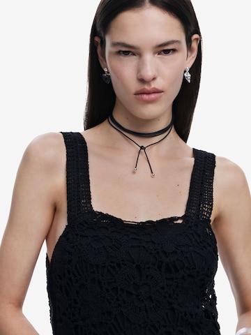 Rochie de cocktail de la Desigual pe negru