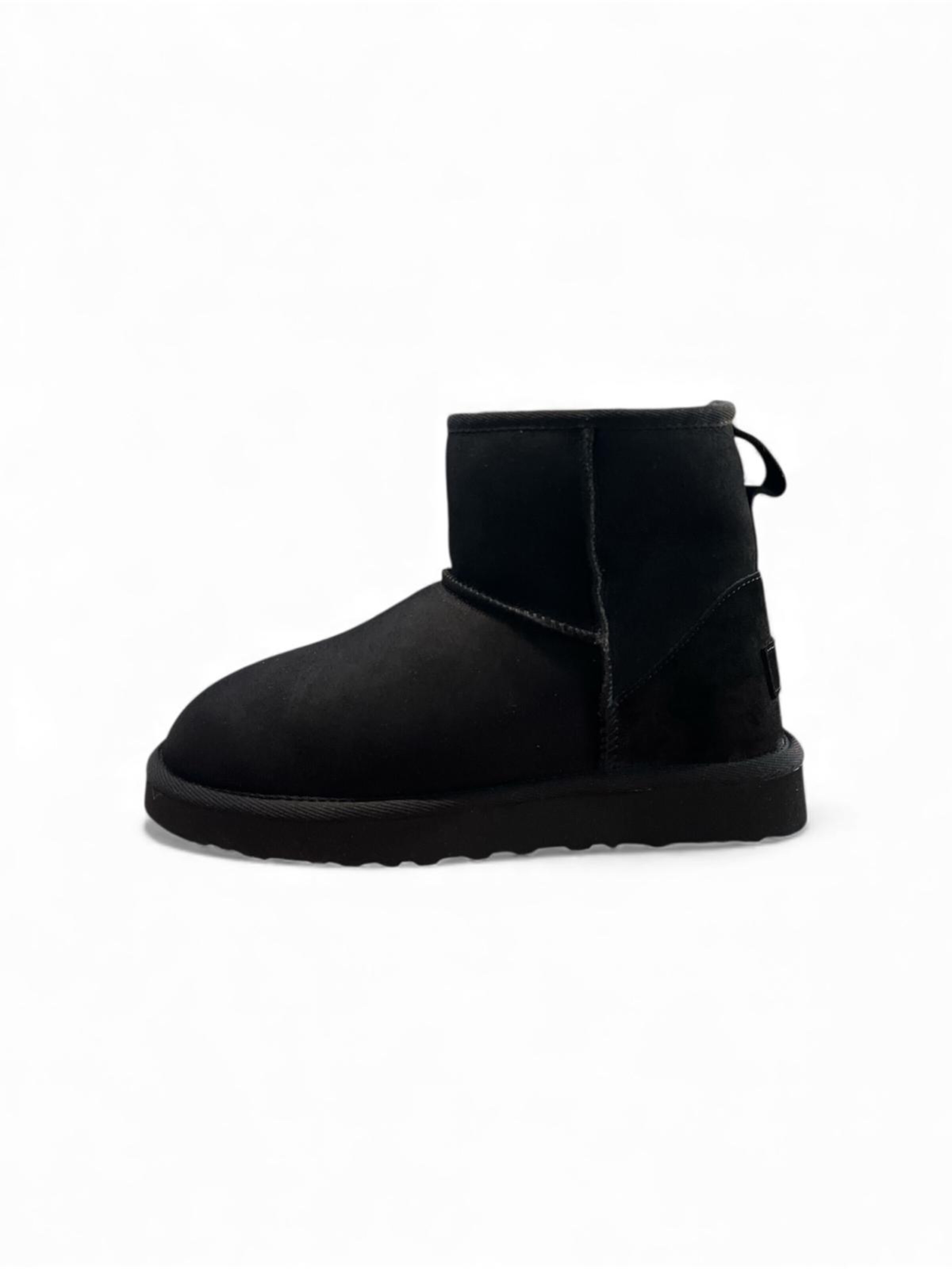 Begoria Booties 'Suede' in Black: front